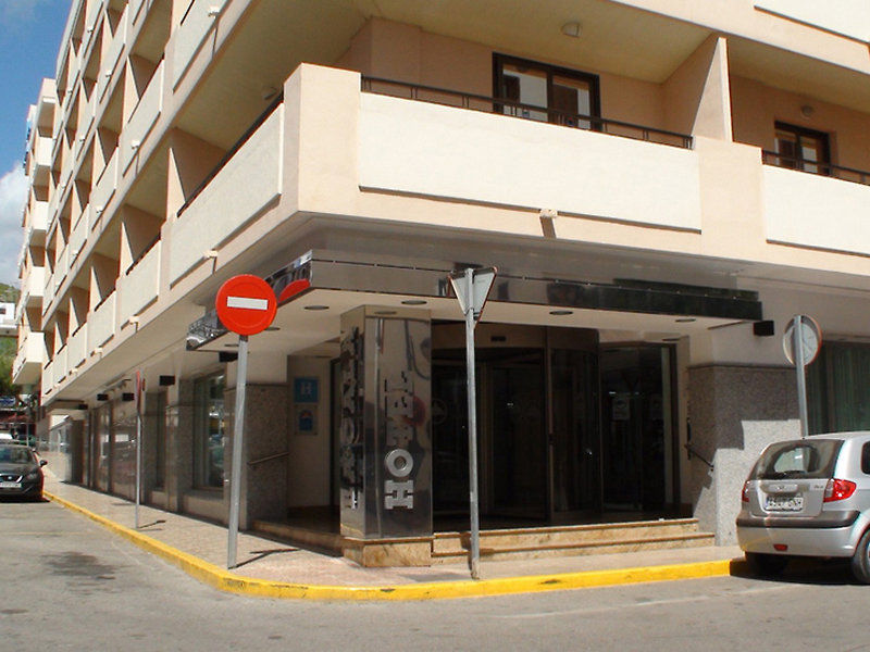 Invisa Hotel La Cala (Adults Only) Santa Eularia des Riu Exterior photo